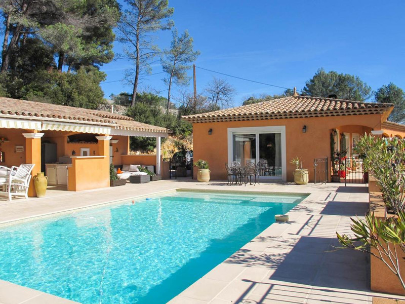 French property for sale in Flayosc, Var - €785,000 - photo 3