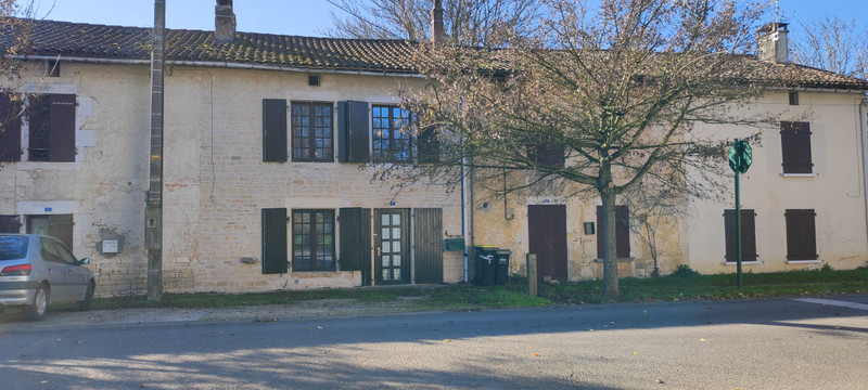 French property for sale in Chaunay, Vienne - €61,600 - photo 13