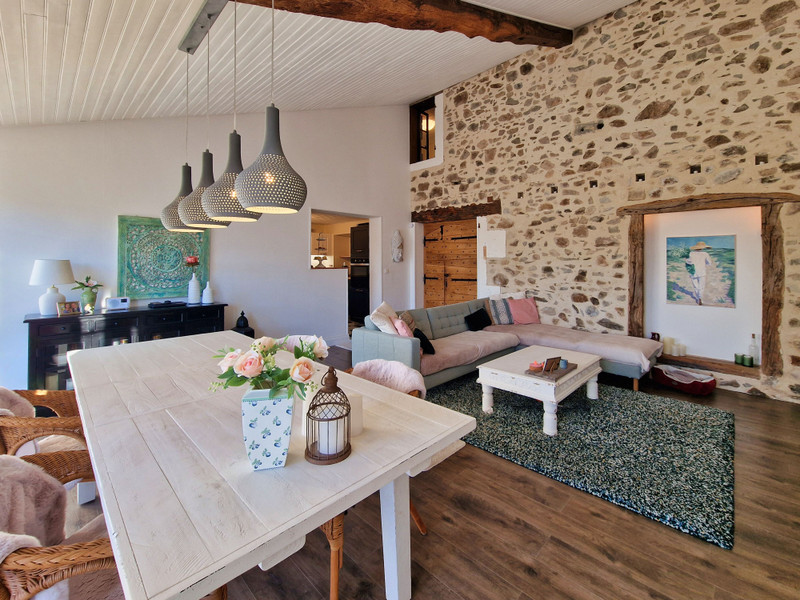 Maison à vendre à Saint-Maurice-des-Lions, Charente - 265.000 € - photo 1