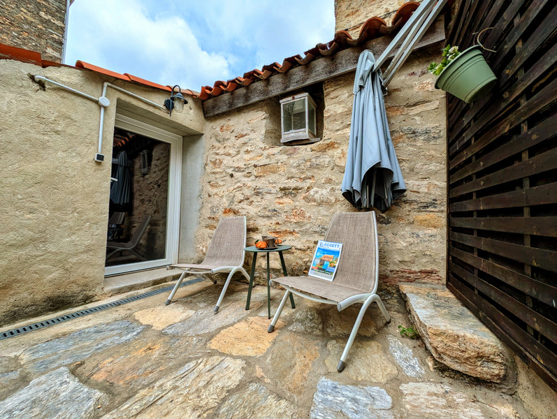 French property for sale in Faugères, Hérault - €303,000 - photo 3
