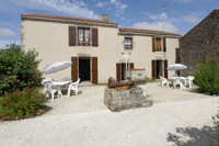 Maison à vendre à Saint-Martin-des-Fontaines, Vendée - 480.000 € - photo 2
