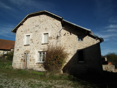 Maison à vendre à Pontaumur, Puy-de-Dôme, Auvergne, avec Leggett Immobilier