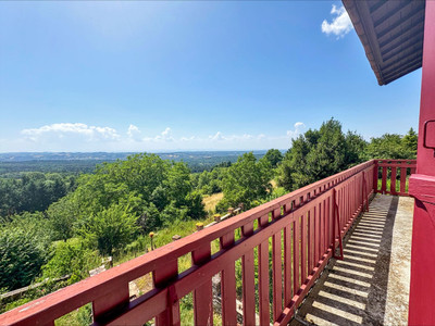 French property for sale in Vollore-Ville, Puy-de-Dôme - €245,000 - photo 1