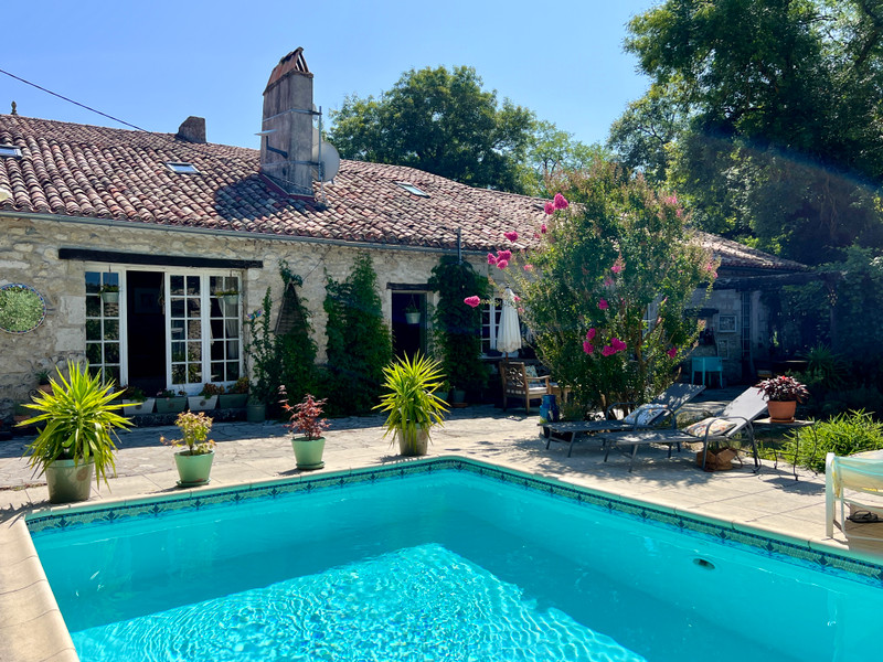 French property for sale in Duras, Lot-et-Garonne - €385,000 - photo 1