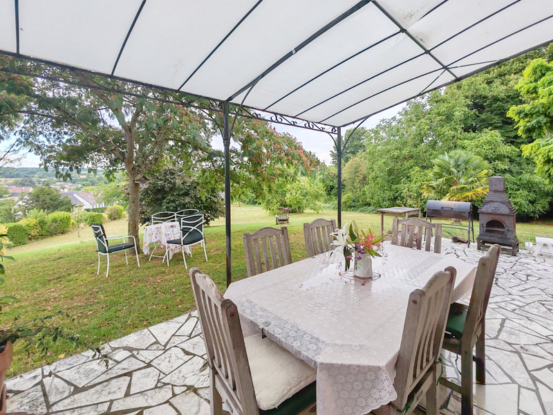 French property for sale in Le Grand-Pressigny, Indre-et-Loire - €280,000 - photo 2