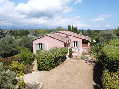 Maison à vendre à Saint-Paul-en-Forêt, Var, PACA, avec Leggett Immobilier