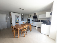 Maison à vendre à Bunzac, Charente - 420.000 € - photo 3