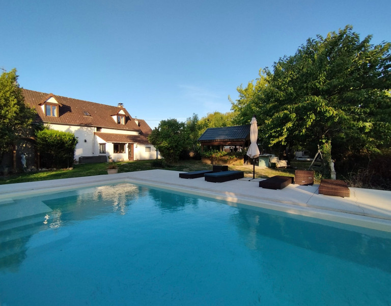 French property for sale in Lussac-les-Églises, Haute-Vienne - €279,500 - photo 0