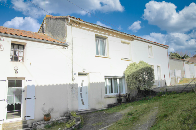 Maison à vendre à La Châtaigneraie, Vendée - 166.000 € - photo 1