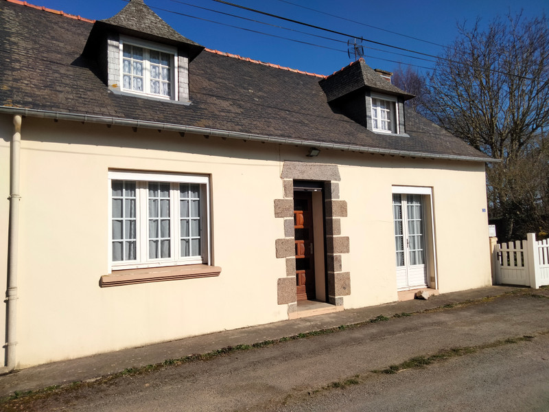 House for sale in Guilliers Morbihan 75 m² Semi detached stone