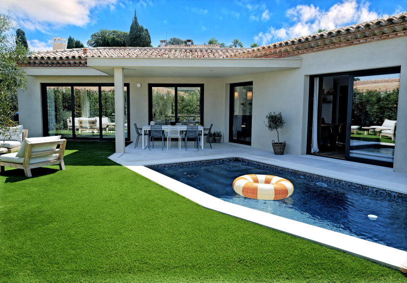 French property for sale in Sainte-Maxime, Var - €1,790,000 - photo 0