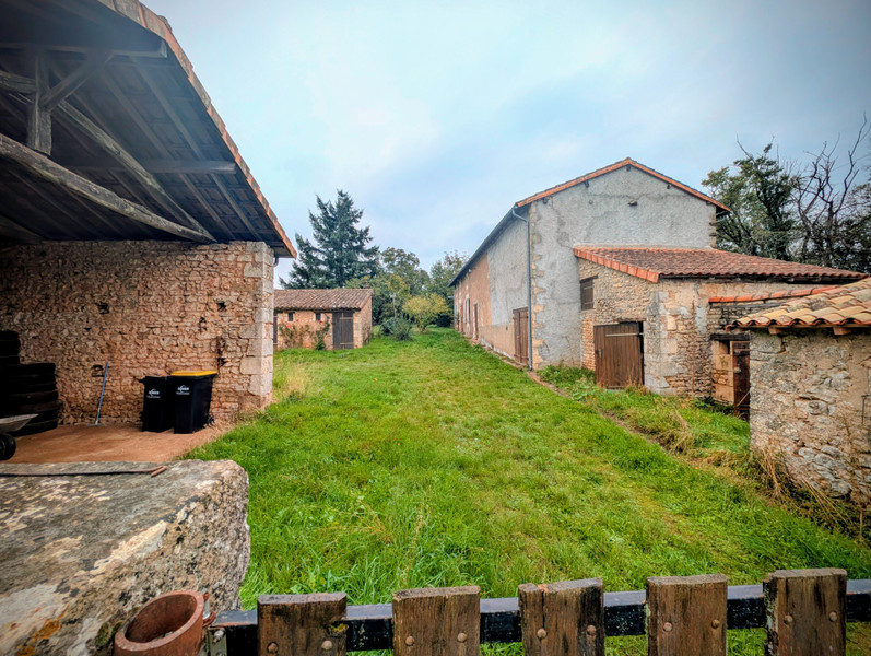 French property for sale in Anché, Vienne - €72,000 - photo 10