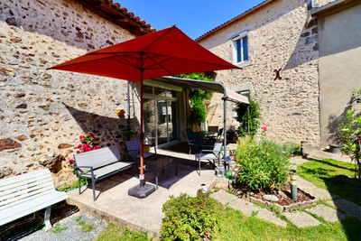 French property for sale in Rouzède, Charente - €265,500 - photo 4
