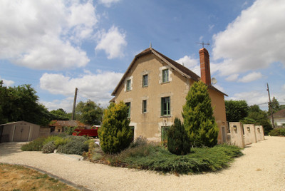 Maison à vendre à Angles-sur-l'Anglin, Vienne, Poitou-Charentes, avec Leggett Immobilier