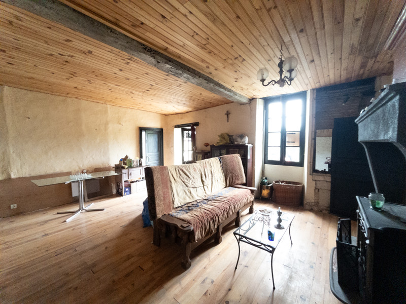 French property for sale in Chalais, Charente - €71,600 - photo 2