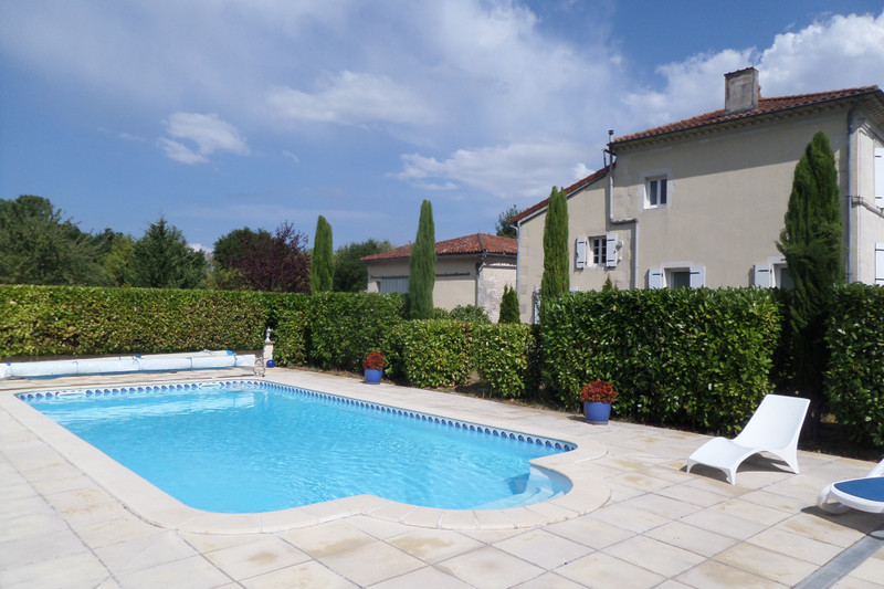 French property for sale in Pérignac, Charente-Maritime - €570,000 - photo 4