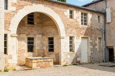 French property for sale in Marmande, Lot-et-Garonne - €1,369,000 - photo 5