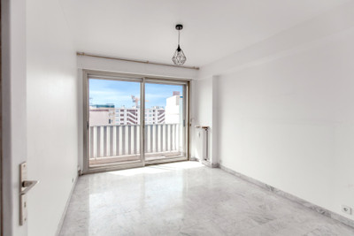 French property for sale in Antibes, Alpes-Maritimes - €550,000 - photo 7