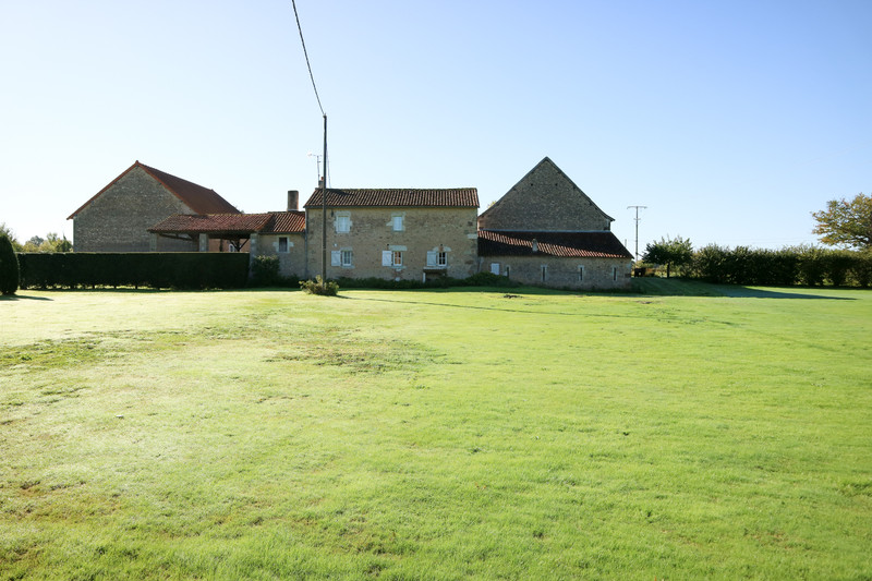 French property for sale in Montmorillon, Vienne - &#8364;424,000 - photo 10