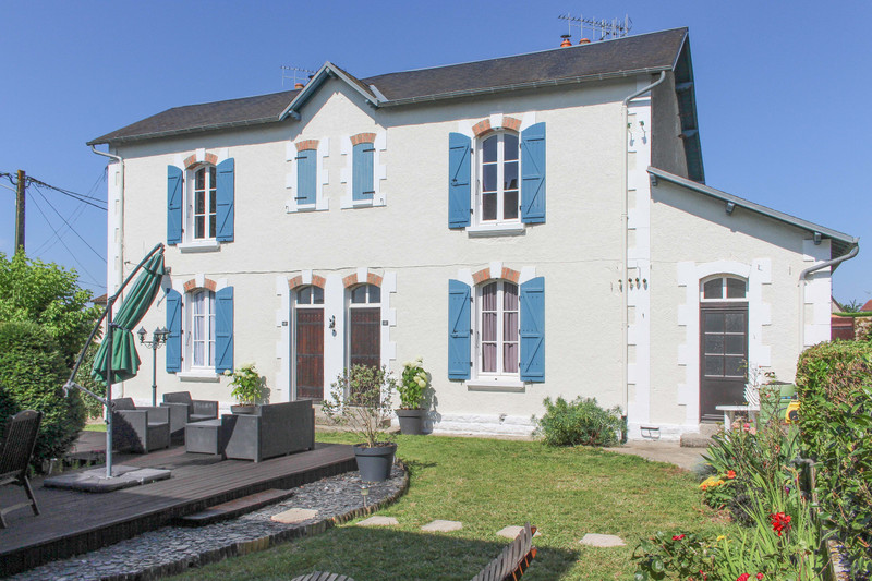 Maison à vendre à Beugnon-Thireuil, Deux-Sèvres - 299 500 € - photo 1