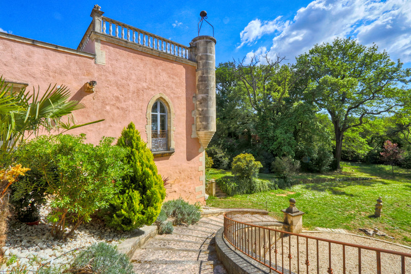 French property for sale in Lourmarin, Vaucluse - €1,700,000 - photo 9