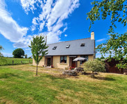 Maison à vendre à Saint-Roch-sur-Égrenne, Orne - 127 000 € - photo 1