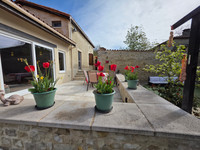 Propriété à vendre à Saint-Fraigne, Charente - 183 000 € - photo n°5