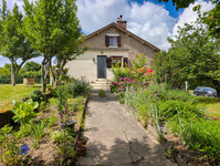 Maison à vendre à Arnac-la-Poste, Haute-Vienne - 97.500 € - photo 1