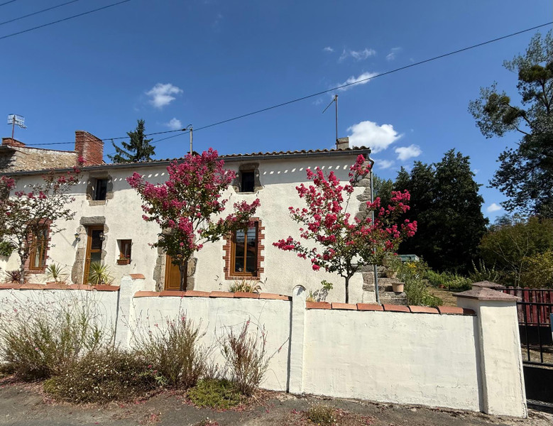 Maison à vendre à La Meilleraie-Tillay, Vendée - 160.000 € - photo 1