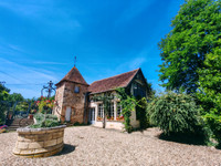Maison à vendre à Theneuille, Allier - 1.100.000 € - photo 10