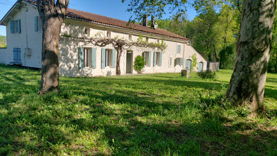 Maison à vendre à Lachaise, Charente, Poitou-Charentes, avec Leggett Immobilier
