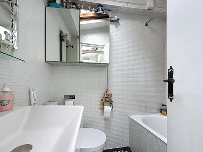 French property for sale in Paris 10e Arrondissement, Paris - €950,000 - photo 9