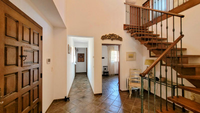 Exquisite 4-Bedroom Villa with Pool, Terrace, Garage, and Private Grounds – 15 Min to the Beach!