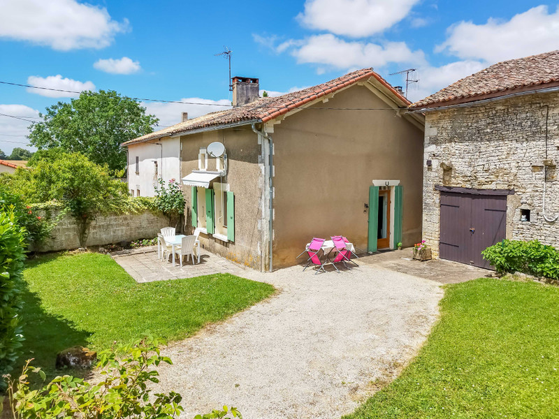 Maison à vendre à Chaunay, Vienne - 88.000 € - photo 1