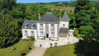 Maison à vendre à Ruffec, Charente - 525.000 € - photo 1
