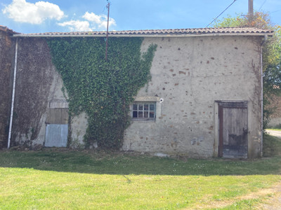 Grange à vendre à Clavé, Deux-Sèvres, Poitou-Charentes, avec Leggett Immobilier