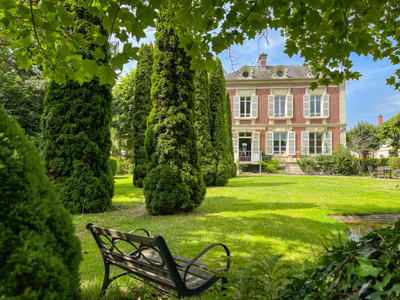 Magnificent 6-bedroom mansion with 2 bedroom gîte for sale at 60250 Mouy
