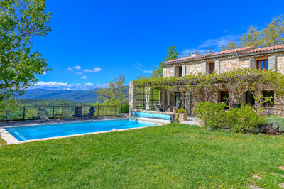 Maison à vendre à Caseneuve, Vaucluse, PACA, avec Leggett Immobilier