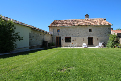 French property for sale in Valdelaume, Deux-Sèvres - €200,000 - photo 7