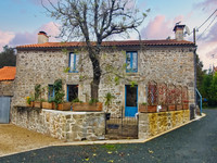 Maison à vendre à Le Tablier, Vendée - 245.000 € - photo 1