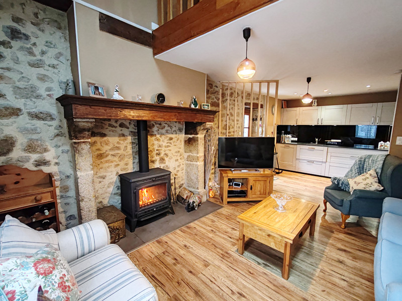 French property for sale in Champniers-et-Reilhac, Dordogne - €339,200 - photo 3