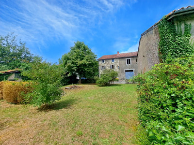 Maison à vendre à Roumazières-Loubert, Charente, Poitou-Charentes, avec Leggett Immobilier