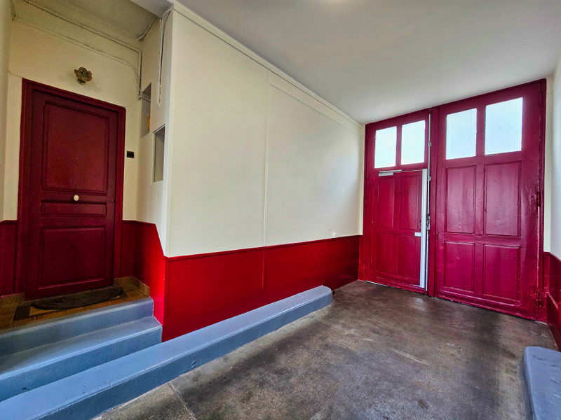 French property for sale in Châtillon, Hauts-de-Seine - €217,500 - photo 2