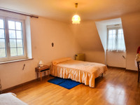 Maison à vendre à Isigny-le-Buat, Manche - 258.100 € - photo 4