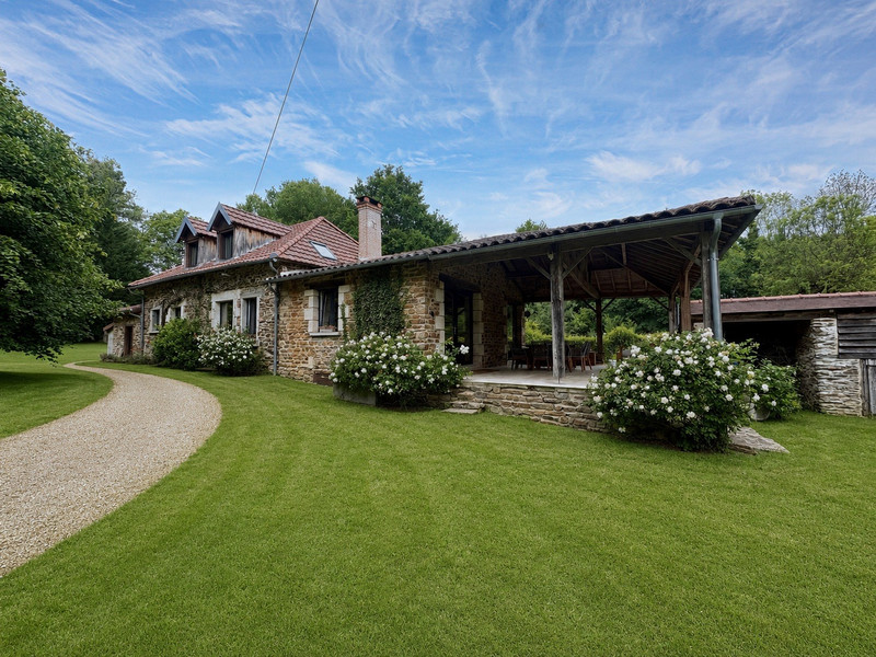 Propriété à vendre à Saint-Jory-de-Chalais, Dordogne - 472 500 €