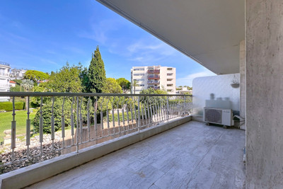 French property for sale in Nice, Alpes-Maritimes - €545,000 - photo 8