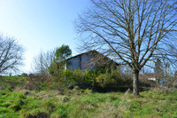 property to renovate for sale in Villebois-LavaletteCharente Poitou_Charentes