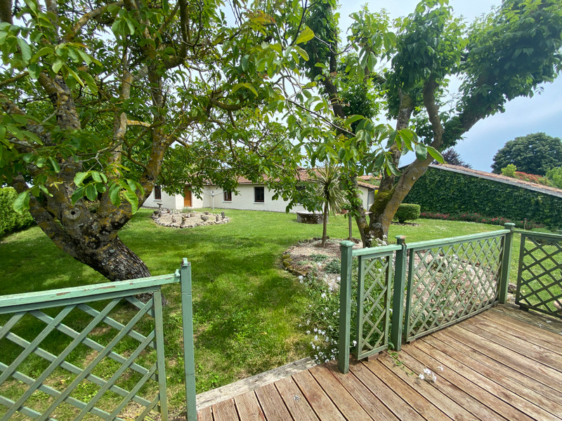 French property for sale in Léoville, Charente-Maritime - €299,500 - photo 3