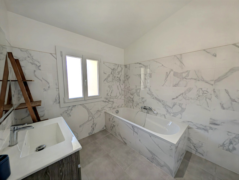 French property for sale in Montendre, Charente-Maritime - €310,000 - photo 5