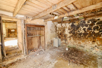 French property for sale in Roussines, Charente - €26,000 - photo 5